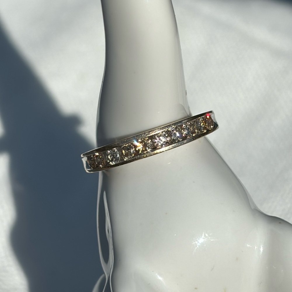 💛🤍 Vintage Solid 10k Gold and Natural Diamond Band Ring, Size 7